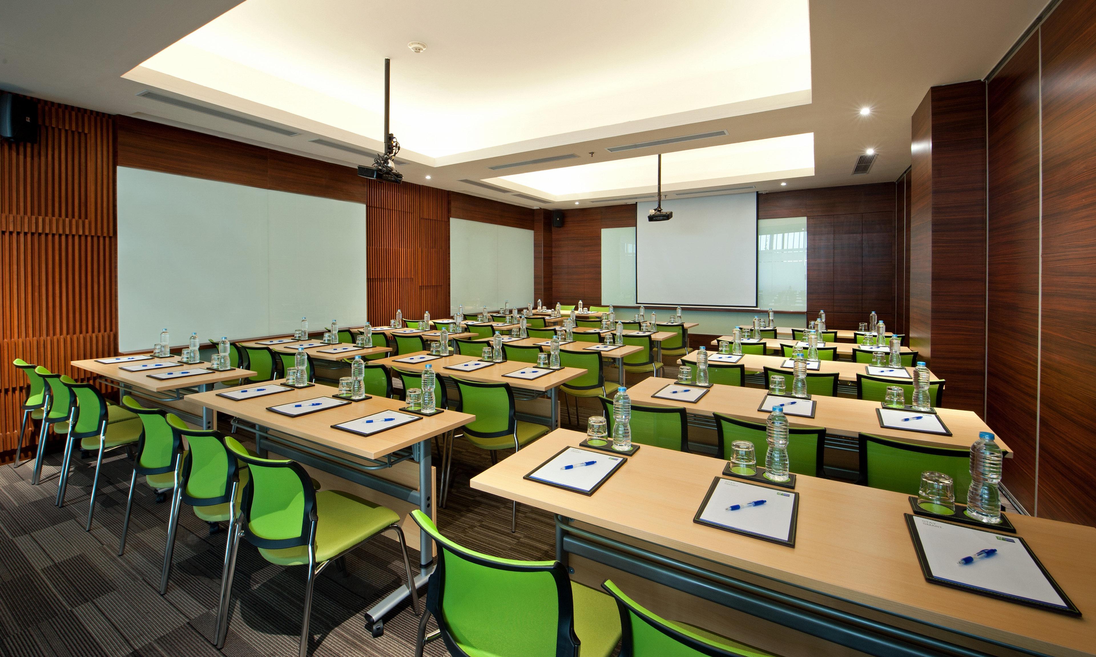 Express Simpang Lima By Ihg Hotel