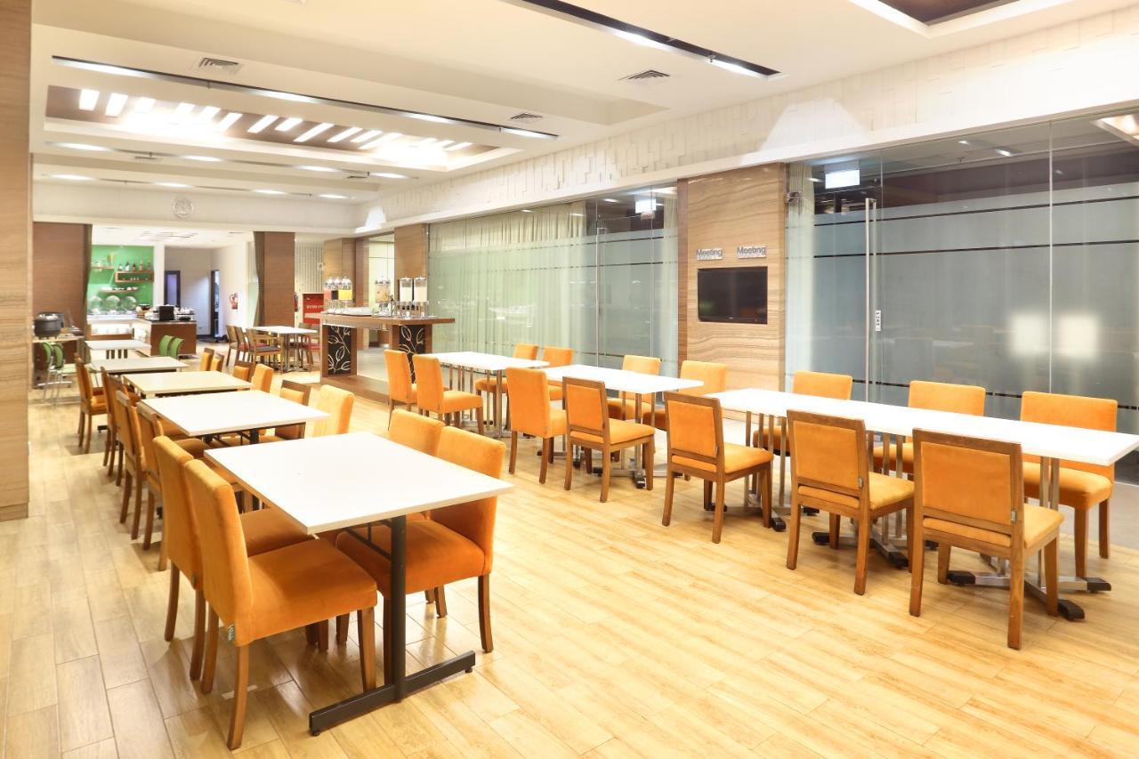 Express Simpang Lima By Ihg 3*